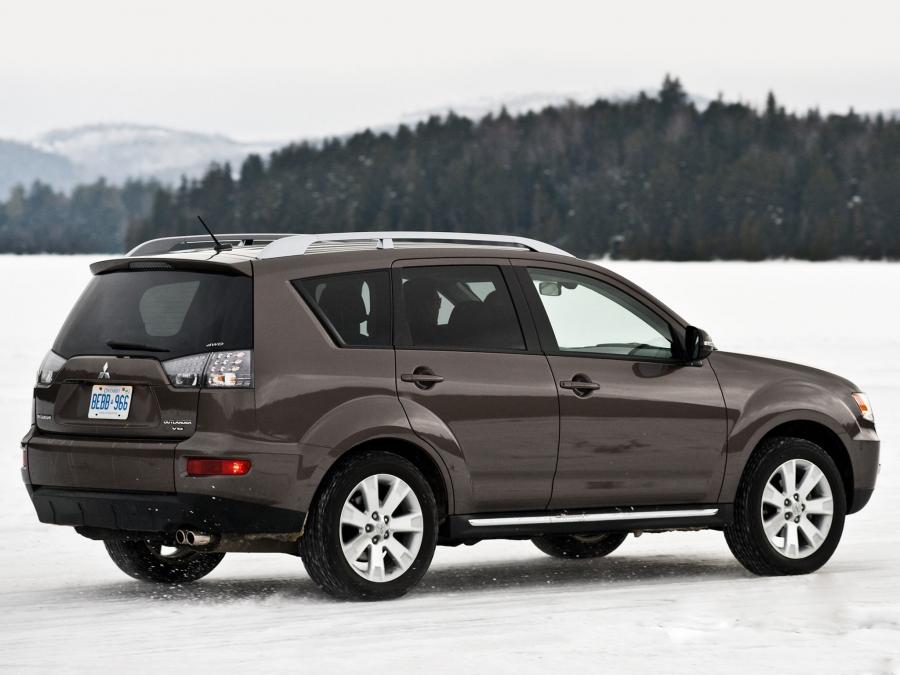  Mitsubishi Outlander 2009 года  (US) (фото 14 из 41)
